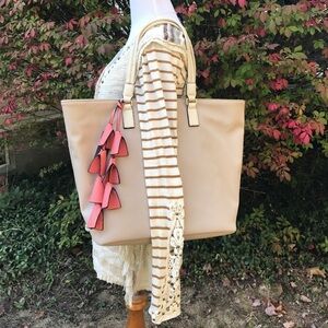 Apt 9 tan tote w removable flower decoration
